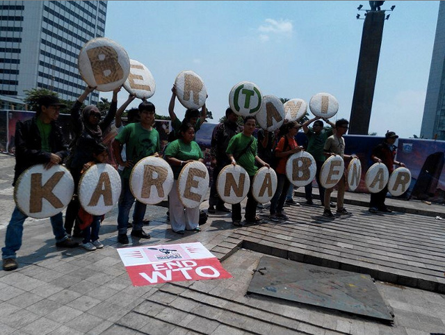 Indonesia : SPI and Youth Food Movement Celebrate World Food Day in Failry Deep Concern